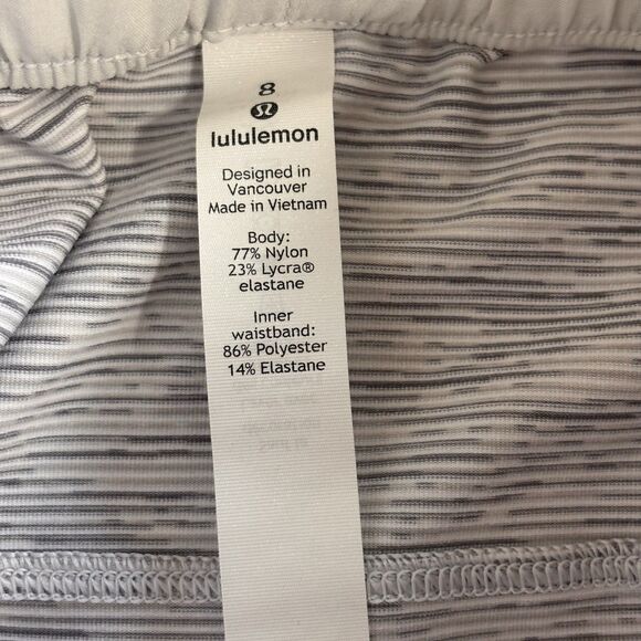 Lululemon On the Fly Skirt Size 8 Gray & White Tennis Outdoor Sports NEW! - Picture 7 of 7